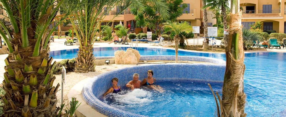 Appartement Limnaria - Superb, Modern 1br With Pool Views